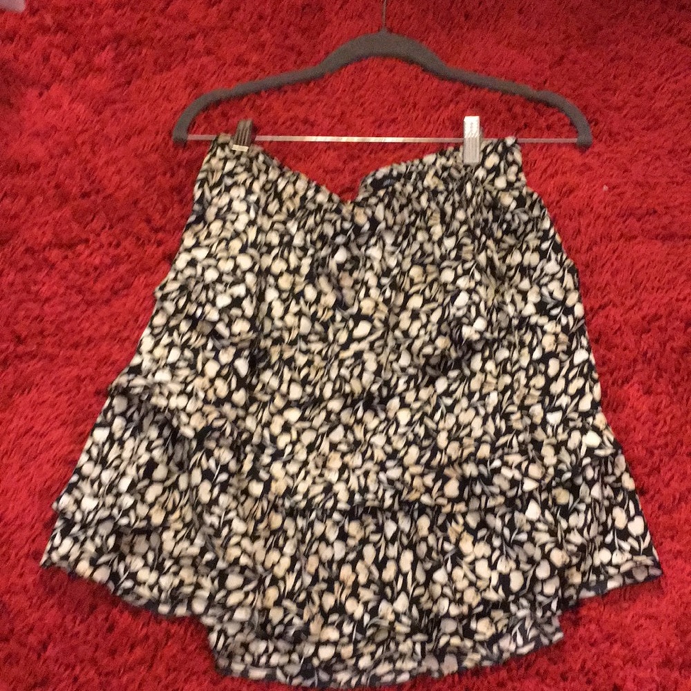 Cute tiered ruffled short skirt
